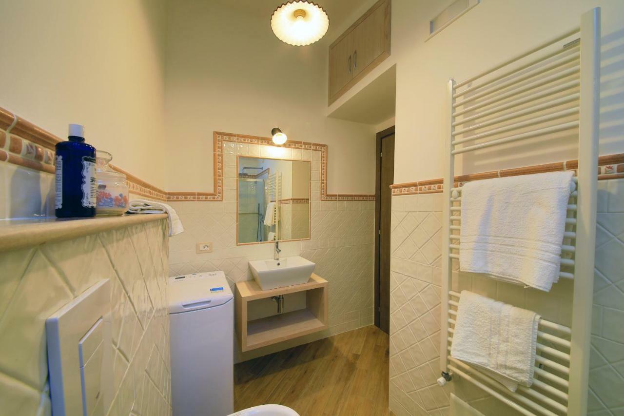Casa Vacanze La Portella ฟอนดี ภายนอก รูปภาพ